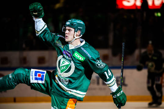 Färjestads Victor Ejdsell jublar