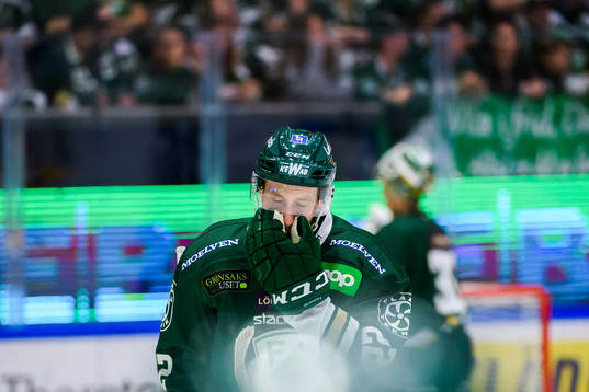 Färjestads  Per Åslund deppar