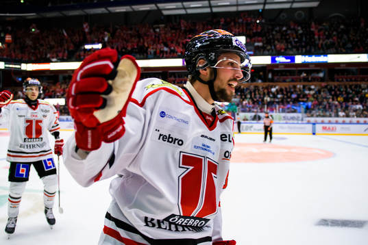 Örebros Mathias Bromé jublar