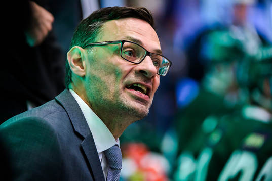 Färjestads  assisterande tränare Peter Popovic
