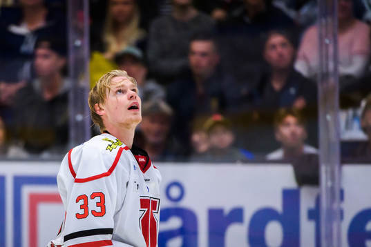 Örebros Christopher Mastomäki blir utvisad