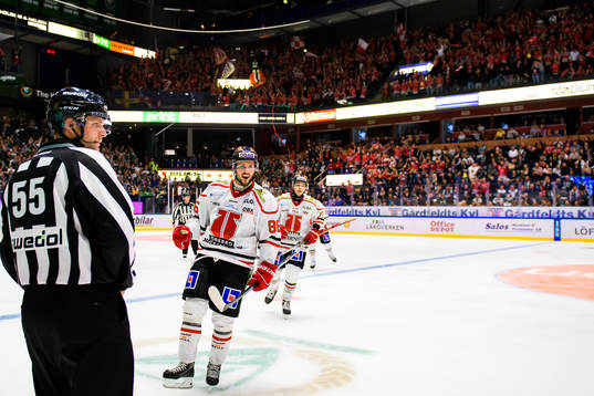 Örebros Mathias Bromé jublar