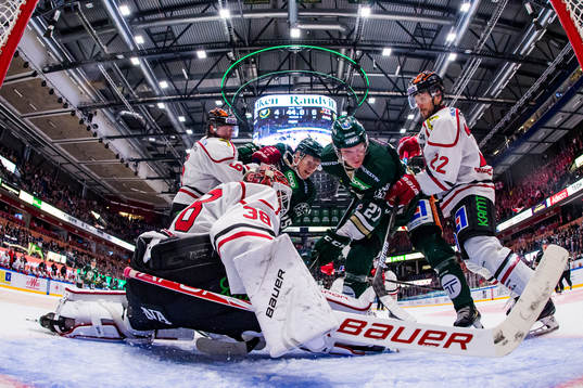 Örebros Stefan Warg, Färjestads  Gustav Rydahl och