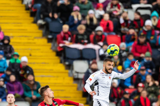 Östersunds Felix Hörberg och Kalmars Filip Sachpekidis
