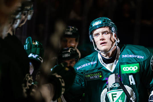 Färjestads Johan Ryno jublar