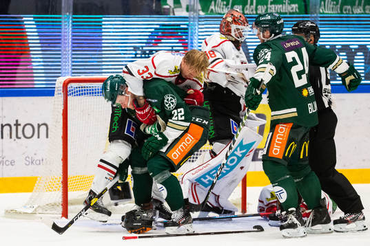 Örebros Christopher Mastomäki i bråk med Färjestads Per