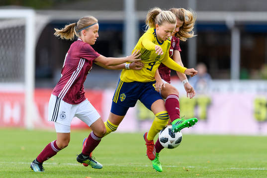 Tysklands Beke Sterner och Sveriges Matilda Vinberg