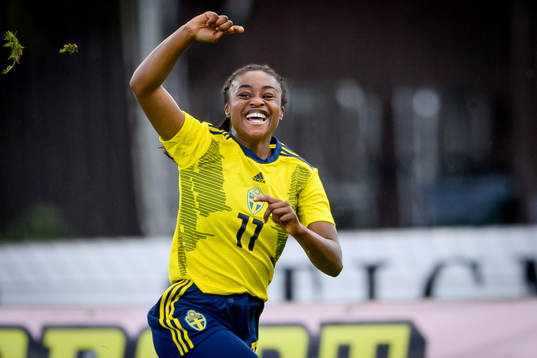 Sveriges Monica Jusu Bah jublar