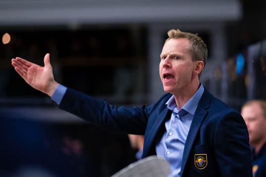 Djurgårdens tränare Robert Ohlsson reagerar