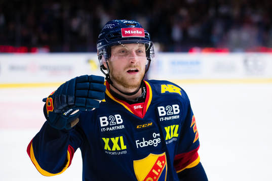Djurgårdens Linus Hultström jublar