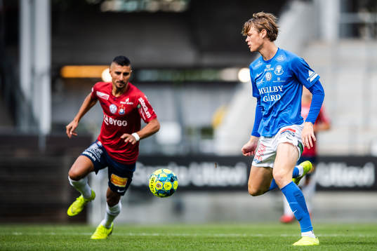 Örgrytes Ailton Almeida och Trelleborgs Hugo Andersson