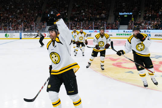 Brynäs Anton Rödin jublar