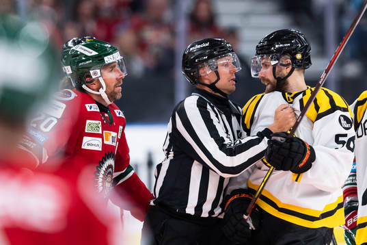 Frölundas Joel Lundqvist och Brynäs Jonathan Sigalet i
