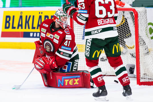 Frölundas målvakt Niklas Rubin släpper in 0-5 från