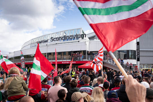 Frölundas supportrar utanför Scandinavium