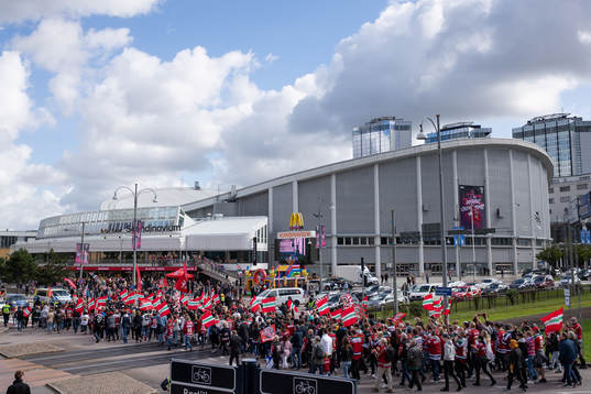 Frölundas supportrar utanför Scandinavium