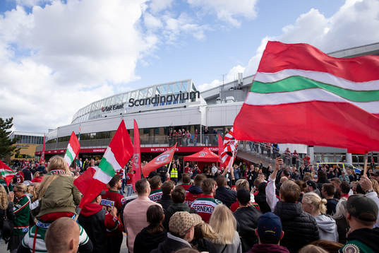 Frölundas supportrar utanför Scandinavium