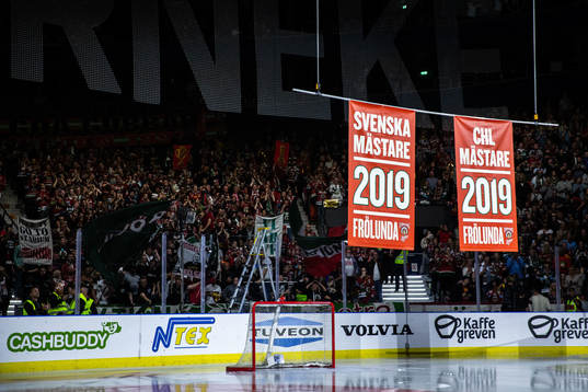 Frölunda hissar svenska mästare och CHL mästare 2019 i