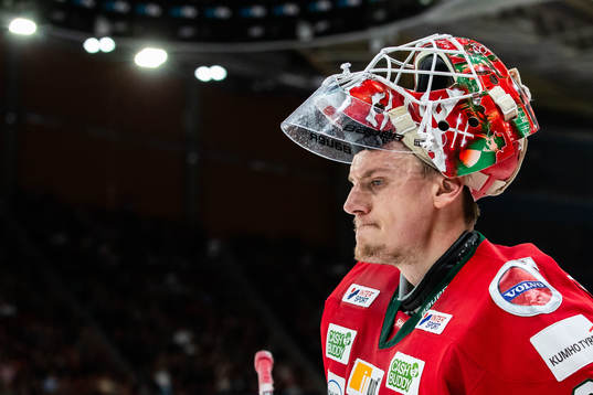 Frölundas målvakt Johan Mattsson deppar