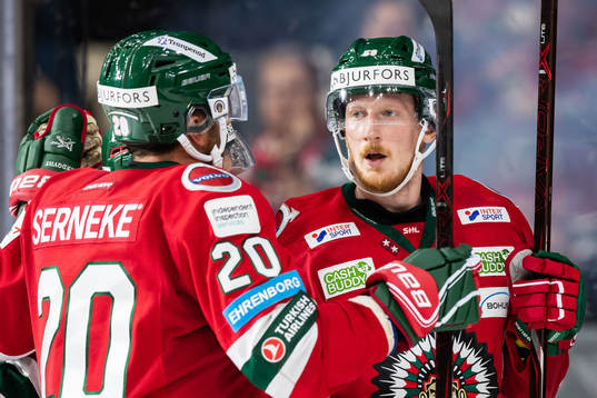 Frölundas Simon Hjalmarsson jublar