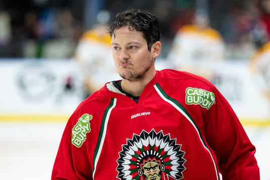 2 Frölundas Rhett Rakshani innan ishockeymatchen i SHL