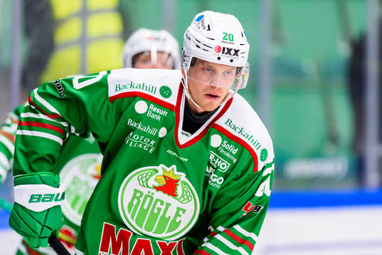 Rögles Hampus Gustafsson innan ishockeymatchen i SHL