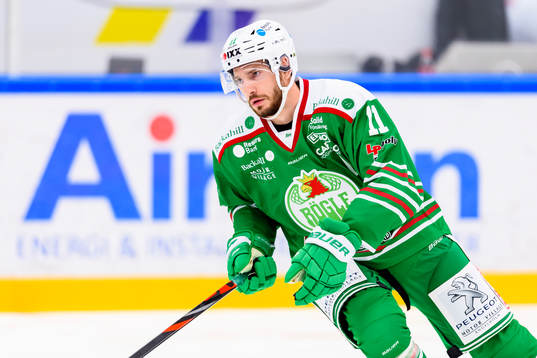 Rögles  Mattias Sjögren innan ishockeymatchen i SHL