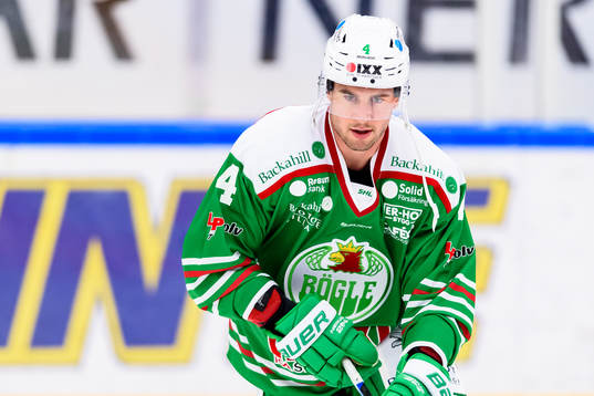 Rögles  Kodie Curran  innan ishockeymatchen i SHL mellan