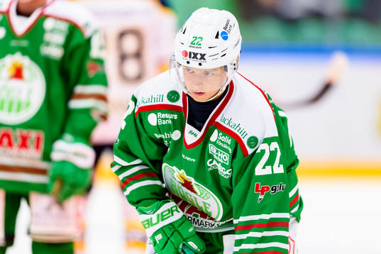 Rögles  Samuel Jonsson  innan  ishockeymatchen i SHL