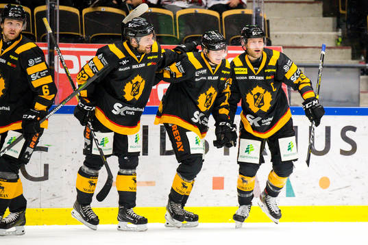 Skellefteås Arvid Lundberg , Linus Lindström och Oscar