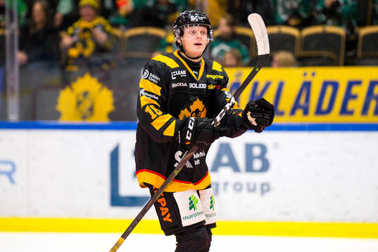 Skellefteås Linus Lindström jublar
