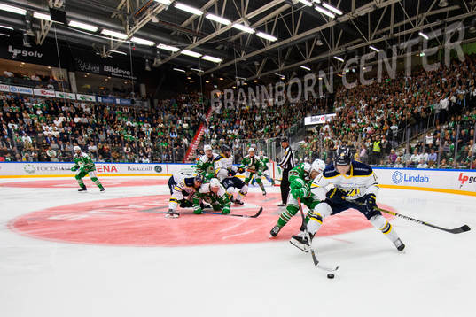 s Simon Önerud och Rögles Daniel Bertov