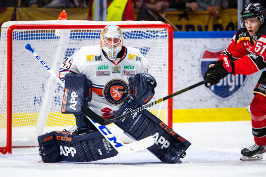 Växjös målvakt Viktor Andrén och Luleås Filip