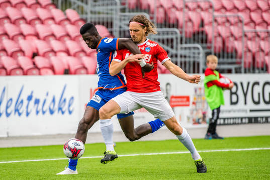 Pape Habib Gueye of Aalesund and Ville Santeri Jalasto of
