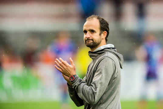 Vitor Gazimba, head coach of Kongsvinger,  looks dejected