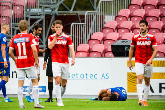 Niklas Fernando Nygaard Castro of Aalesund in pain