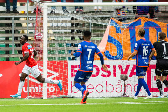 Shuaibu Lalle Ibrahim of Kongsvinger celebrates