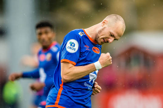 Aron Elis Thrandarson of Aalesund celebrates