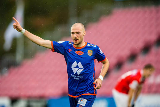 Aron Elis Thrandarson of Aalesund celebrates