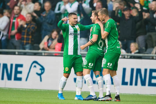 Hammarbys Darijan Bojanic (m) jublar