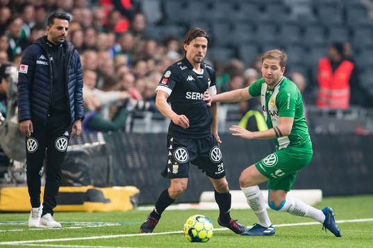IFK Göteborgs tränare Poya Asbaghi ser på när IFK