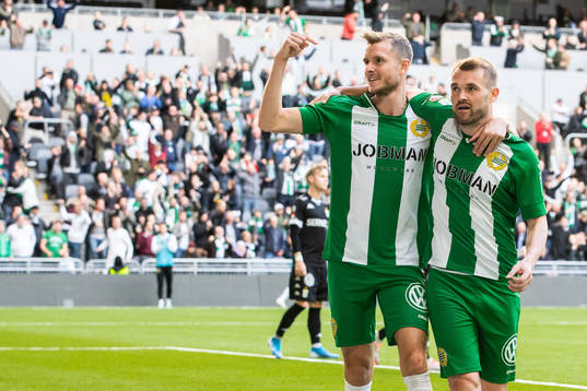 Hammarbys Richard Magyar och Mads Fenger Nielsen jublar