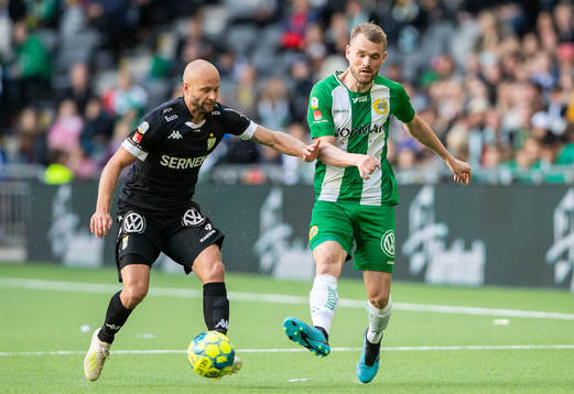 IFK Göteborgs Robin Söder och Hammarbys Mads Fenger