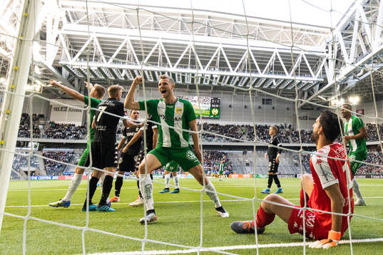 Hammarbys Richard Magyar jublar