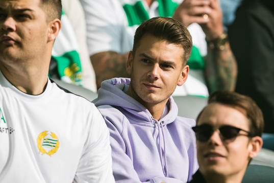 Hammarbys Alexander Kacaniklic på läktaren
