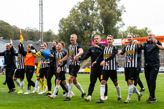 Landskronas spelare jublar
