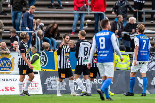 Landskronas Alexander Tkacz och Måns Ekvall jublar
