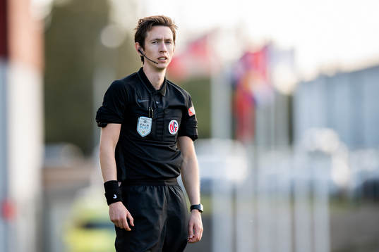Sivert Øksnes Amland, referee