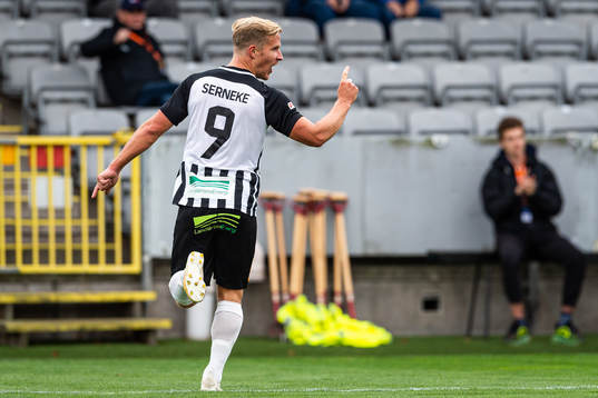 Landskronas Linus Olsson jublar