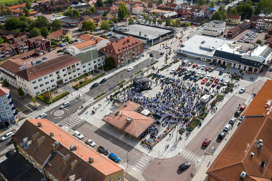 Leksands fansen samlas på torget i Leksand innan